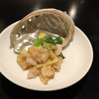 赤坂璃宮