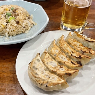 中華料理 餃子の店 三幸園