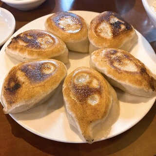 でっかい餃子 曽さんの店