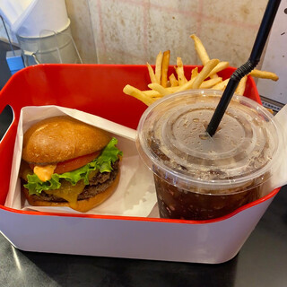 ヘンリーズ バーガー