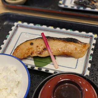 魚久 イートイン あじみせ