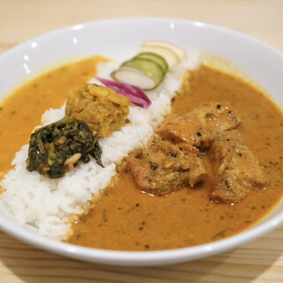 カレー&オリエンタルバル 桃の実