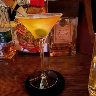 バー スリーマティーニ