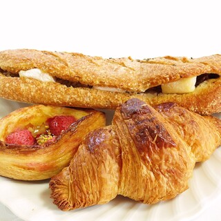 [閉店]ピエール・ガニェール パン・エ・ガトー