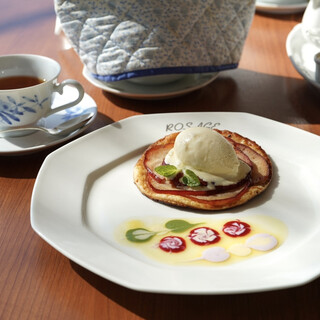 サロン・ド・テ ロザージュ