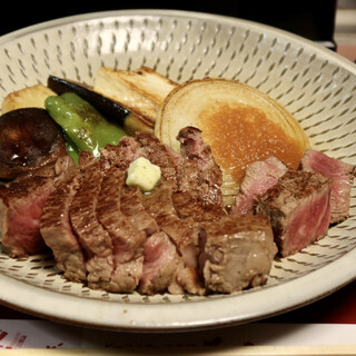 [閉店]ビーフステーキ専門店 ひよこ