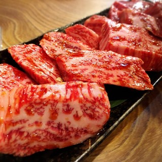 炭火焼肉 ぐら