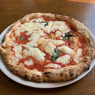 ピッツェリア アミーチ