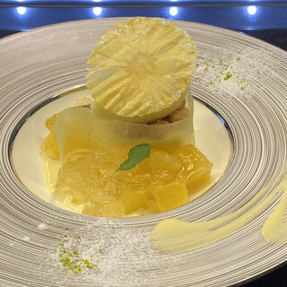 トシ・ヨロイヅカ 東京