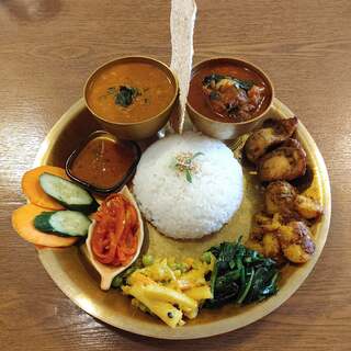 アムリタ インドスパイスカレーとナンと