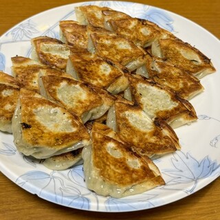 ぎょうざ専門店唐や