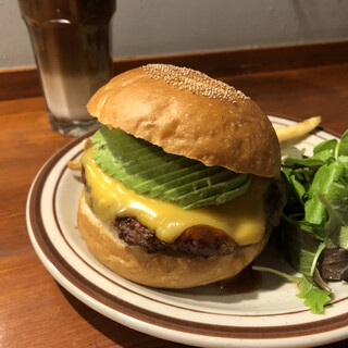 [閉店]バーガーショップホットボックス