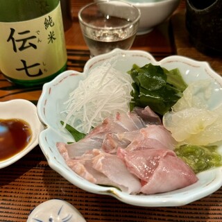 居酒屋 伝七