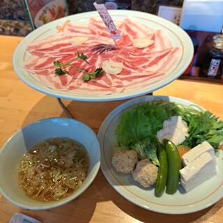 遊食豚彩いちにいさん