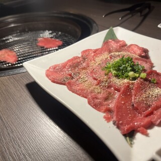 老舗精肉店直送 岡崎焼肉 飛騨牛の奴隷