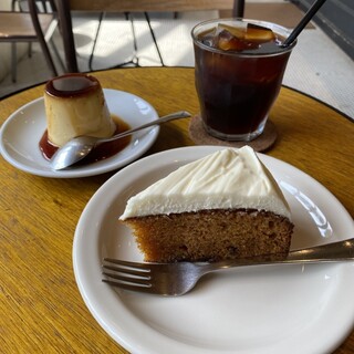 オクサワ・ファクトリー・コーヒー・アンド・ベイクス