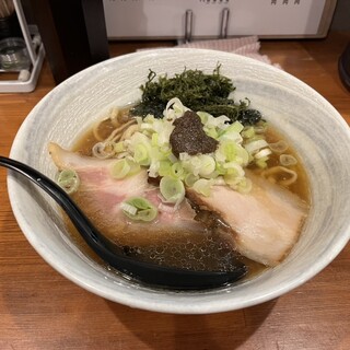 唯一無二のらぁ麺専門店 イ袋ワシづかみ