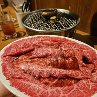 炭火焼肉ホルモン まるは