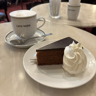 カフェ ウィーン